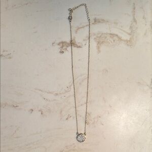 Kendra Scott Elegant Gold Necklace with Pendant